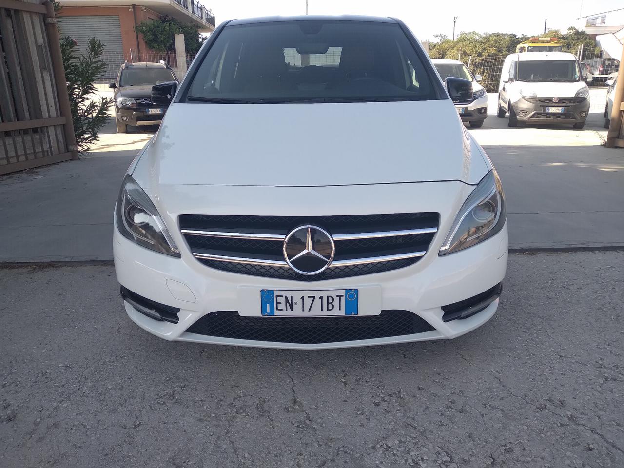 Mercedes-benz B 200 Premium