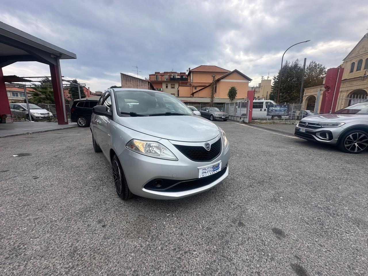 Lancia Ypsilon 1.2 69 CV 5 porte GPL Platinum