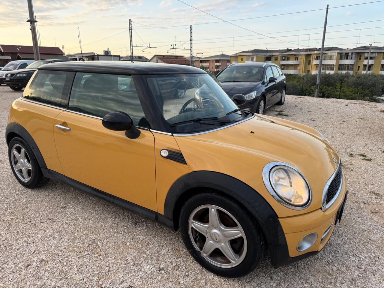 Mini 1.6 16V Cooper Diesel 2.900€