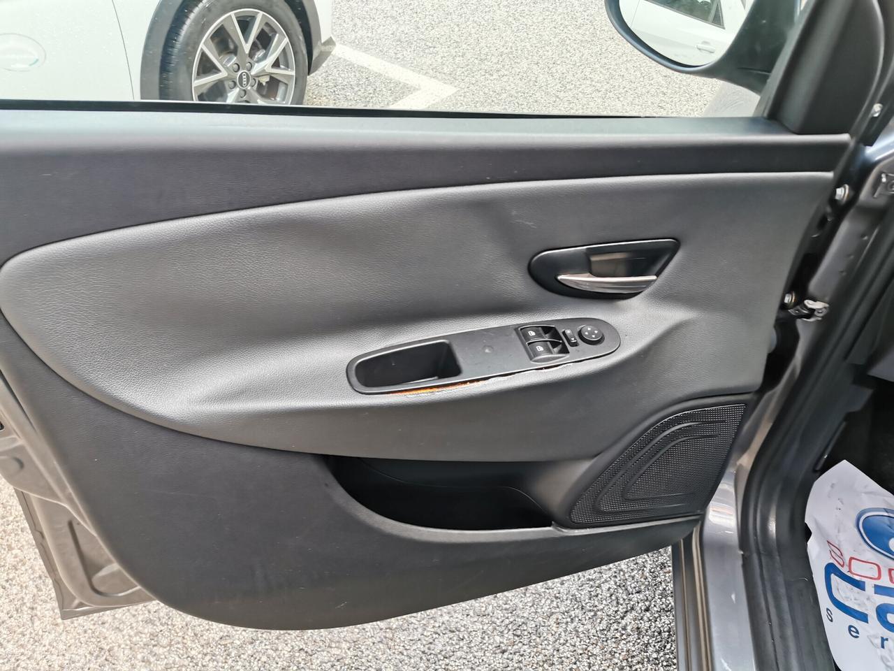 Lancia Ypsilon 0.9 TwinAir 85 CV 5 porte Metano Ecochic 30th Ann.