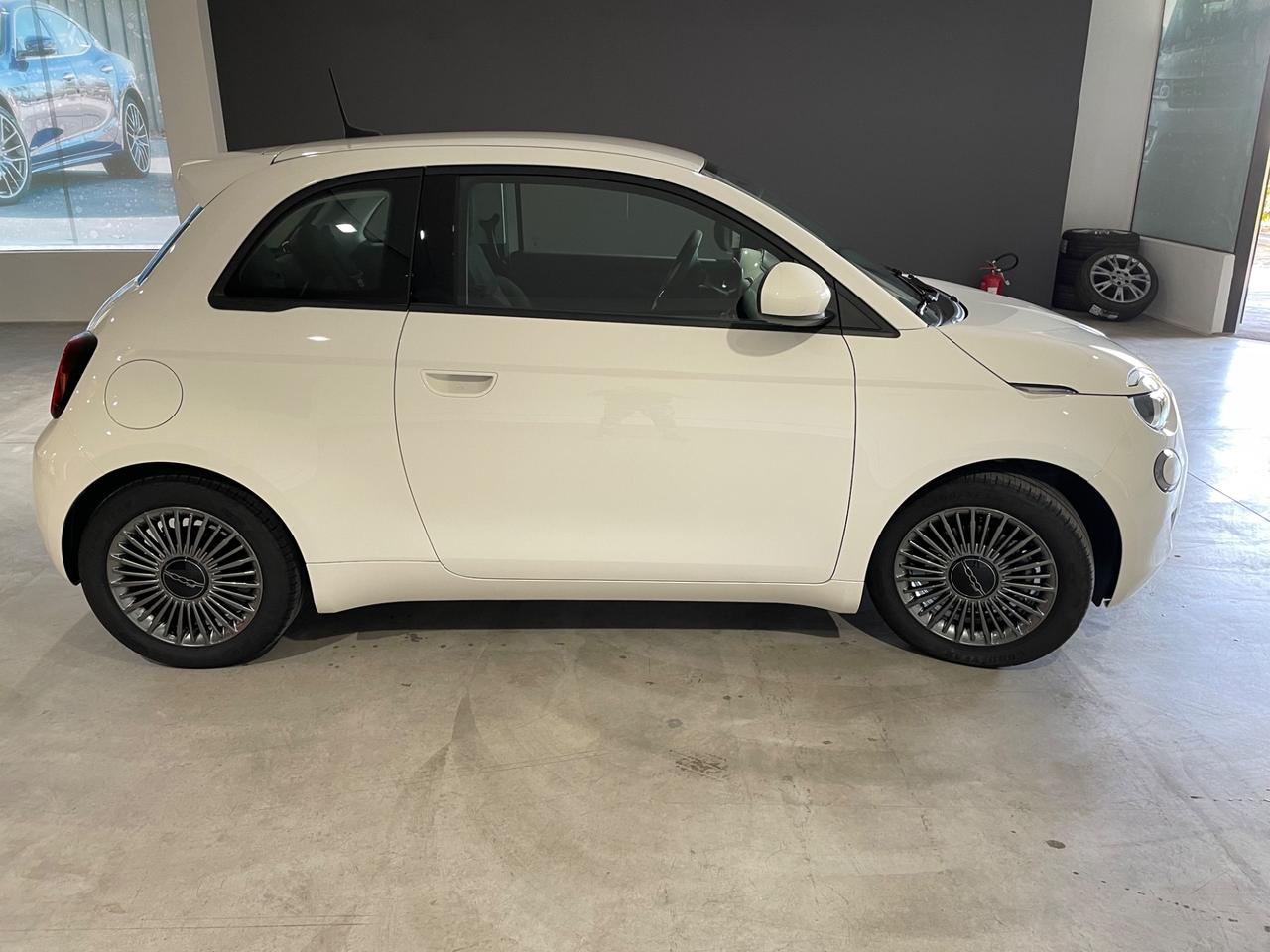 Fiat 500 500e Berlina 42 kWh Icon