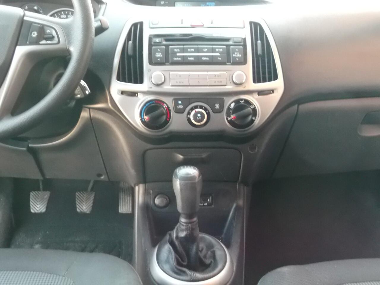 Hyundai i20 Neopatentati 1.2 Tdi 2014
