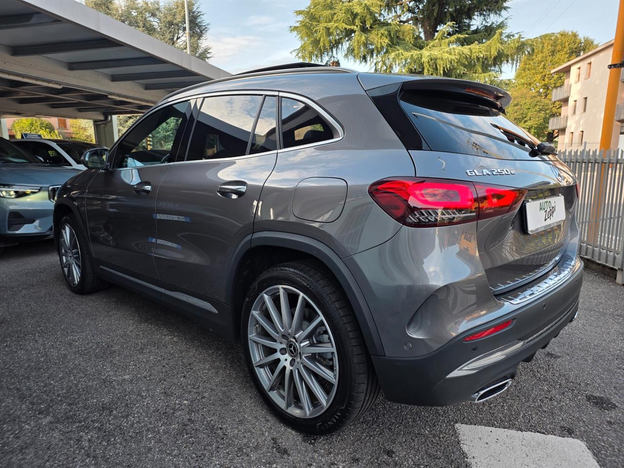 Mercedes-benz GLA 250 Eq-Power Premium AUTTETTO+20"+CAMERA 360°/SERVICE MERCEDES