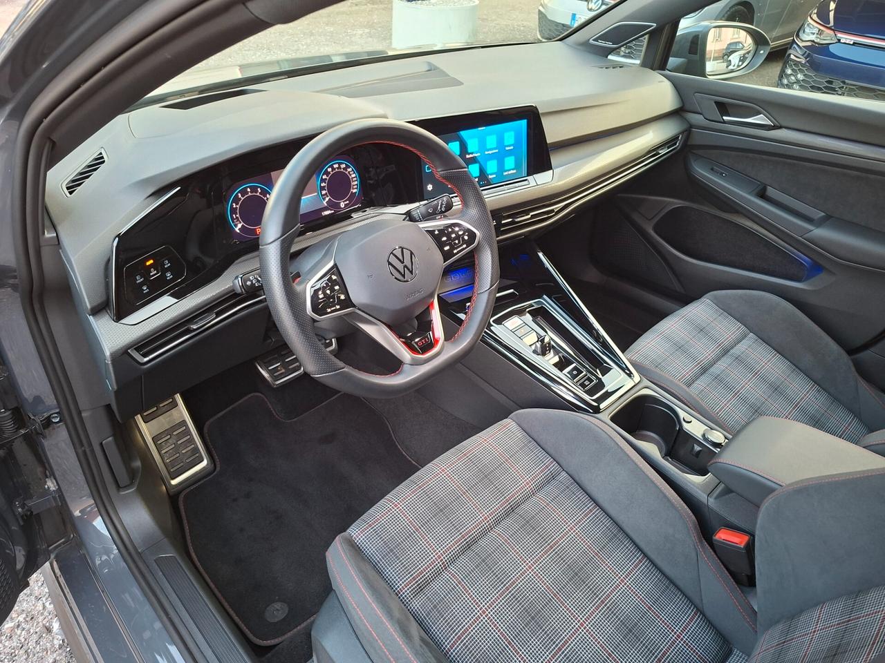 Volkswagen Golf GTI 2.0 TSI DSG