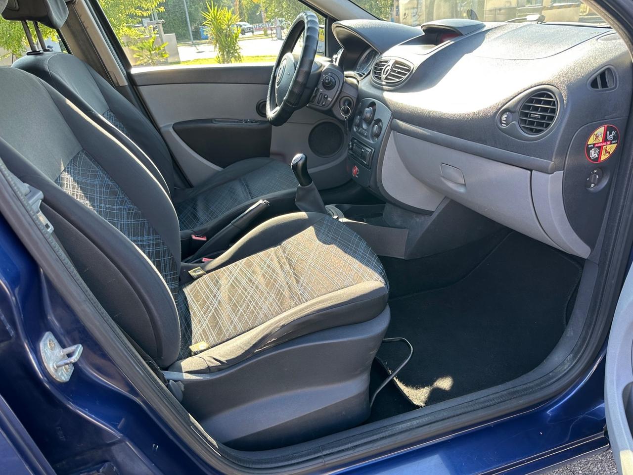 Renault Clio 1.2 16V 5 porte Confort