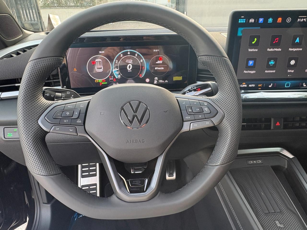NEW VOLKSWAGEN T-ROC 1.5 eTSI ACT 150 CV DSG R-LINE
