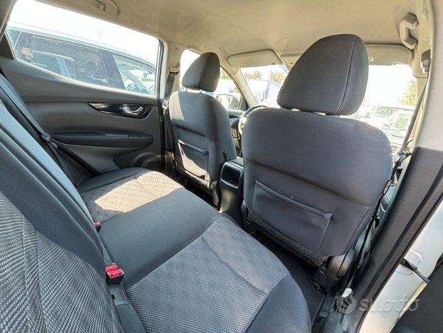 Nissan Qashqai Nissan Qasquai 2014 180000 km 1.5 diesel