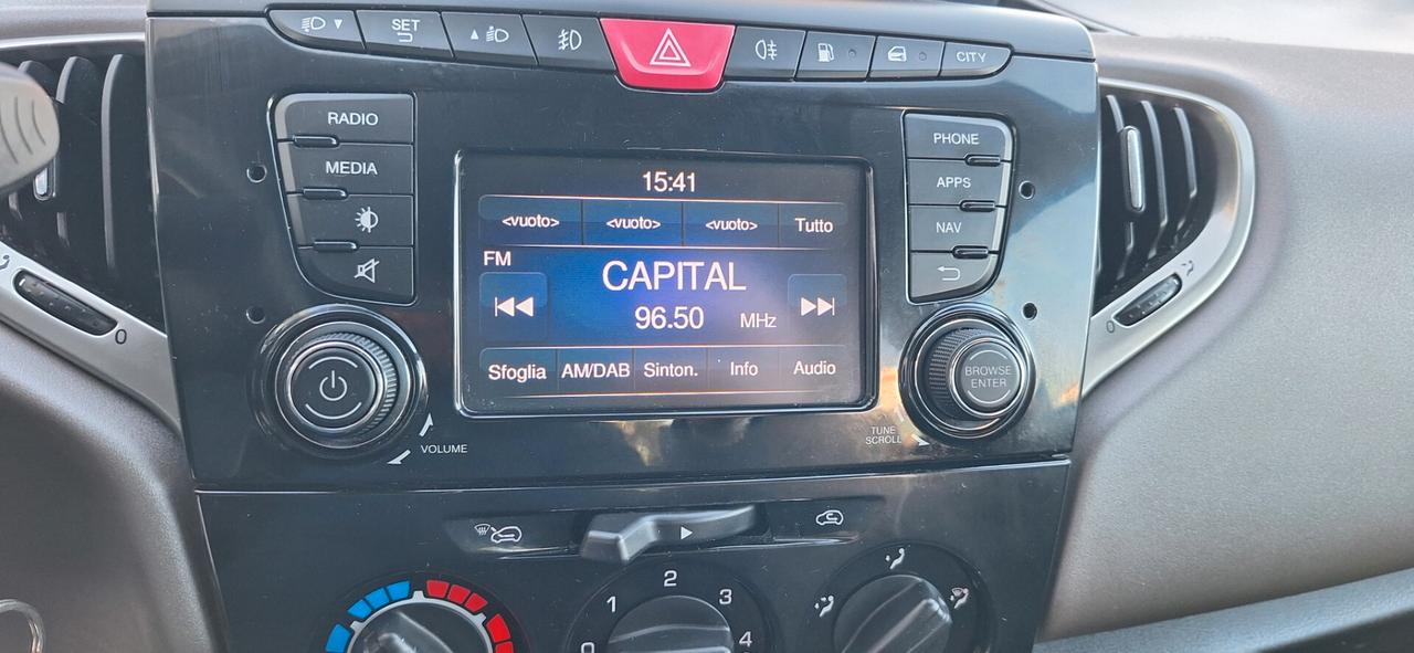 Lancia Ypsilon 1.2 69 CV 5 porte GPL Ecochic Silver