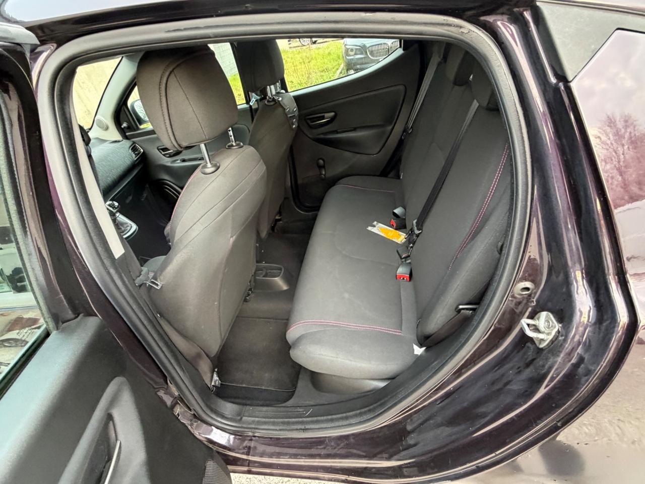 Lancia Ypsilon 1.2 69 CV Unyca