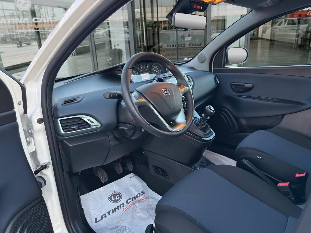 Lancia Ypsilon III 1.0 firefly hybrid Gold Plus 70cv Con TELECAMERA