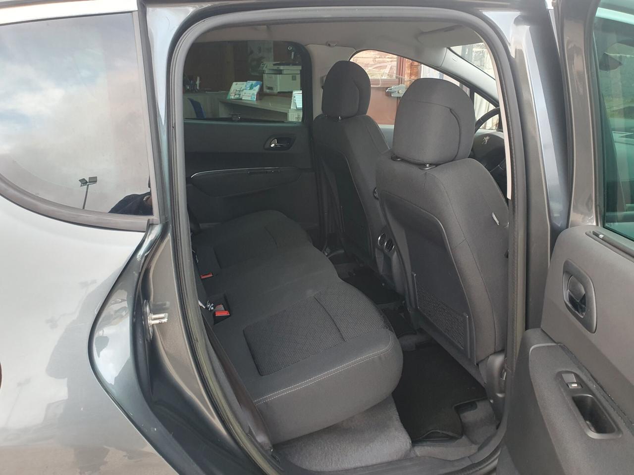 Peugeot 3008 1.6 HDi 115CV Business