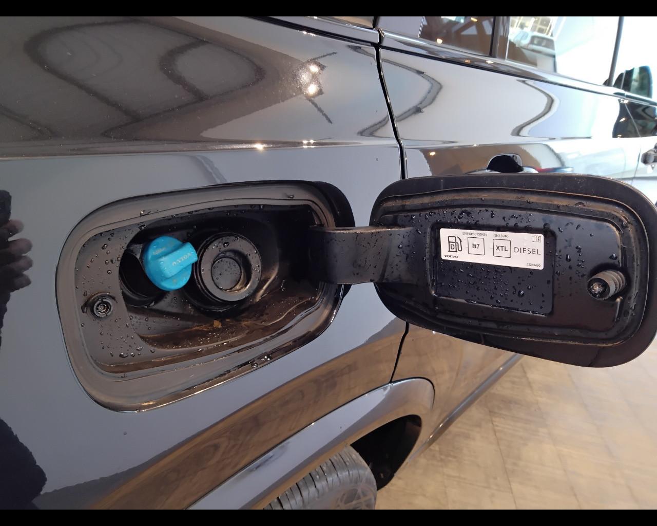 VOLVO XC90 II 2015 - XC90 2.0 b5 R-design awd 7p.ti geartronic my20