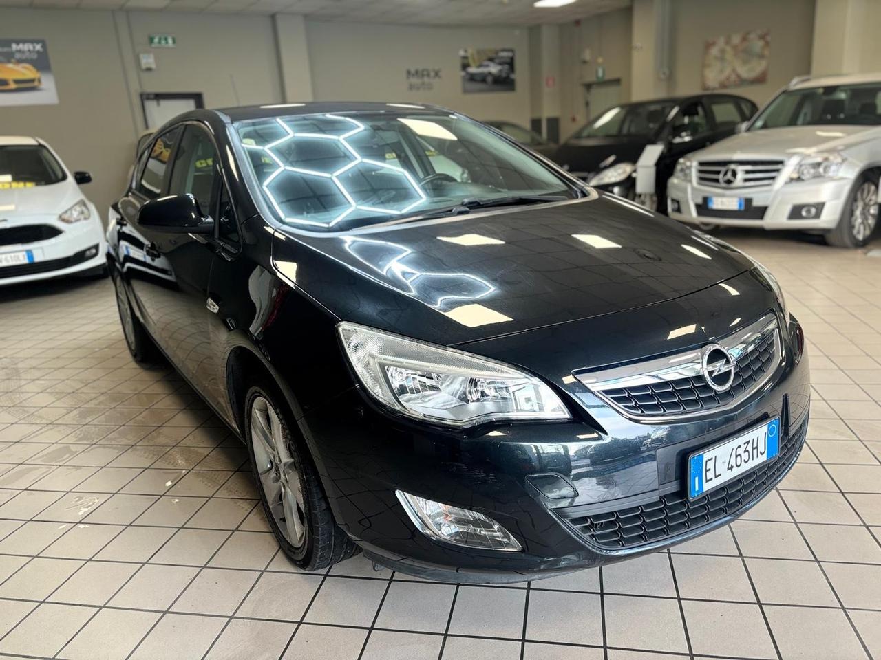 Opel Astra 1.4 100CV 5 porte Cosmo