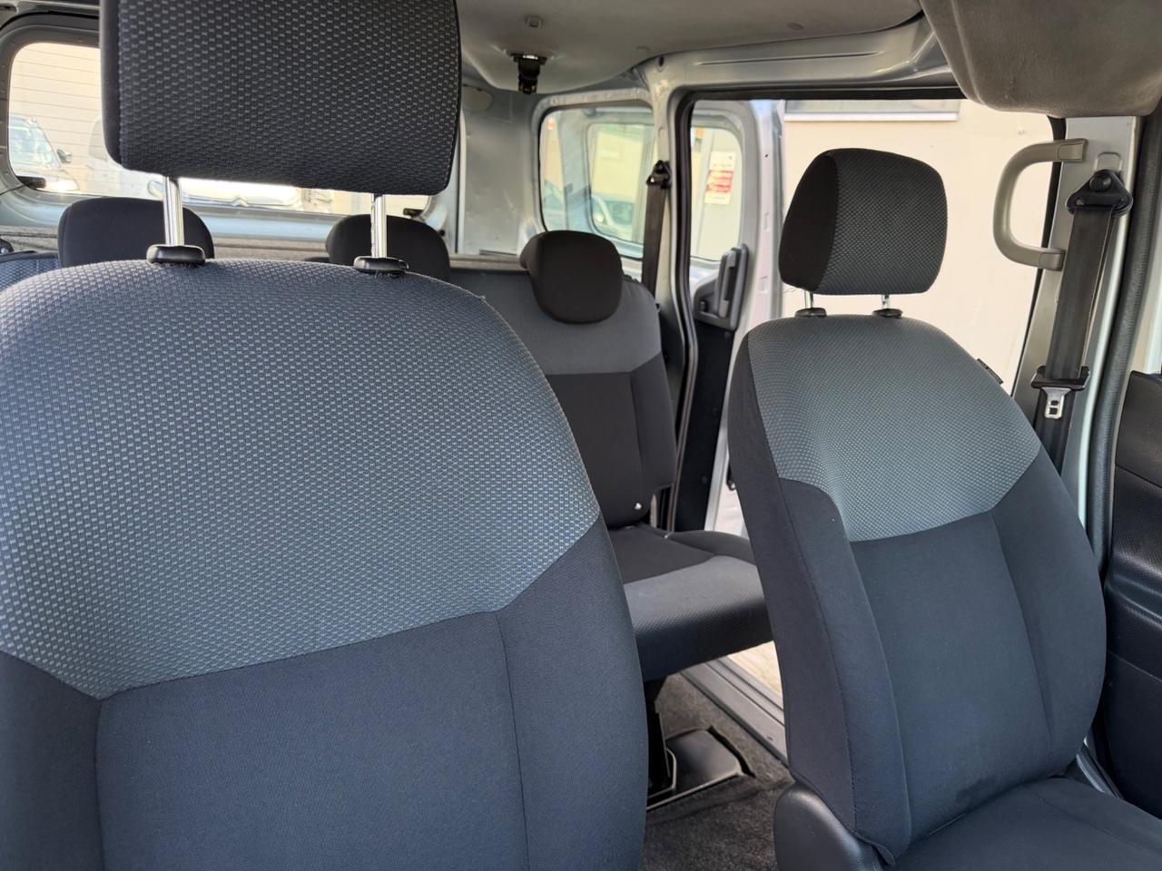 Nissan Nv 200 autocarro n1 5 posti