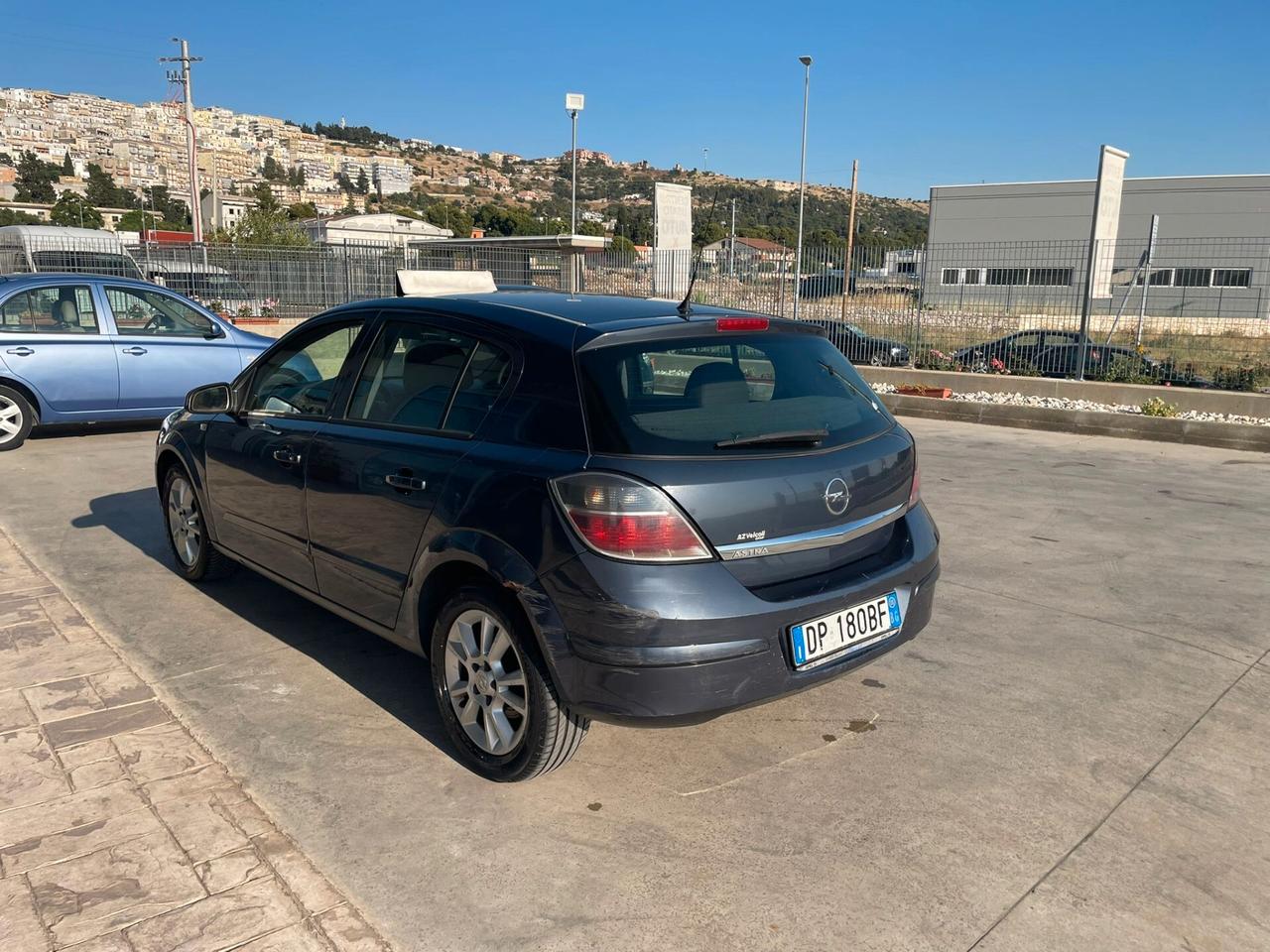 Opel Astra 1.4 16V Twinport 5 porte Enjoy