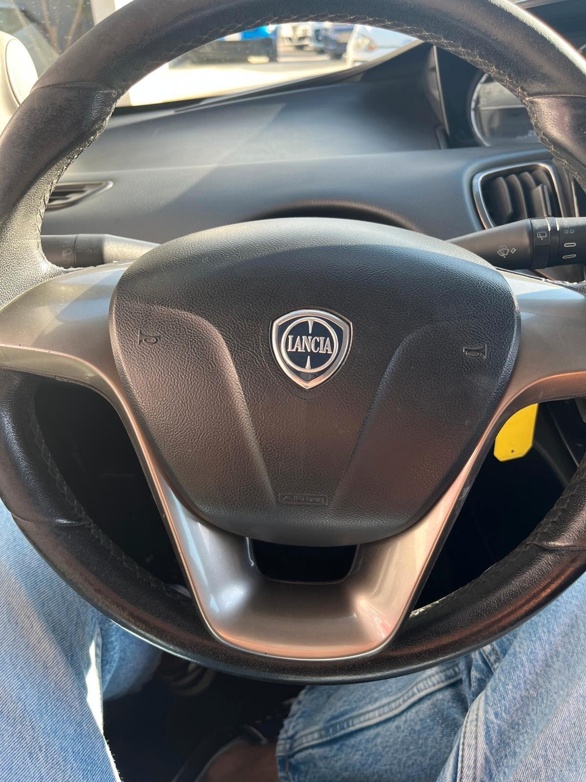 Lancia Ypsilon 1.3 MJT 16V 95 CV 5 porte S&S Gold