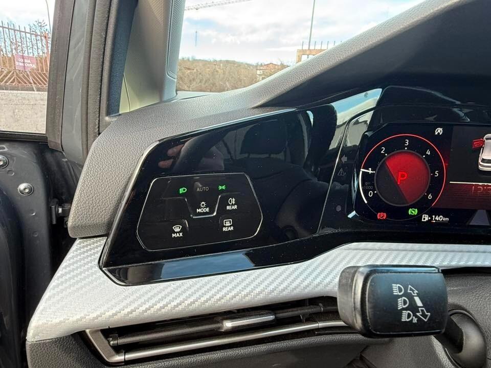 Volkswagen Golf 2.0 TDI -DSG- LUCI S-LED