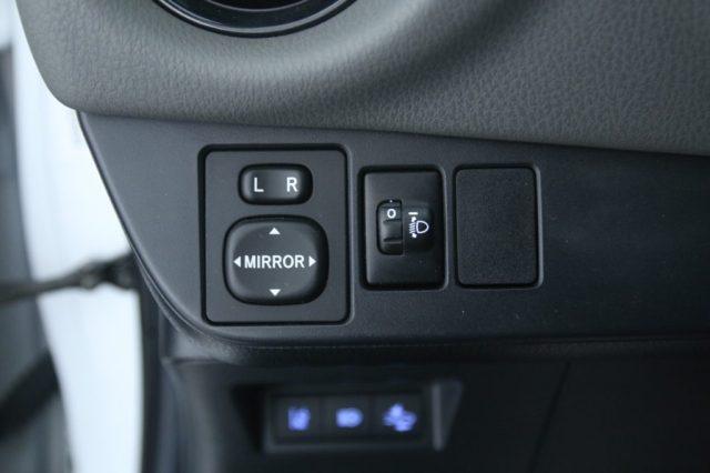 TOYOTA Yaris 1.0 5 porte Business / Neopatentati