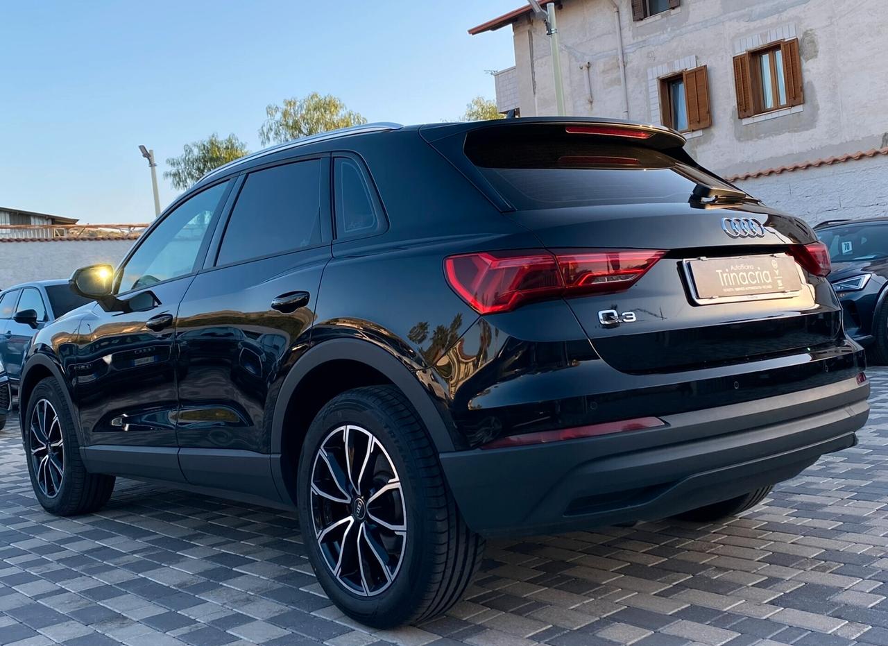 Audi Q3 Business 2.0 TDI 150CV s-tronic 35