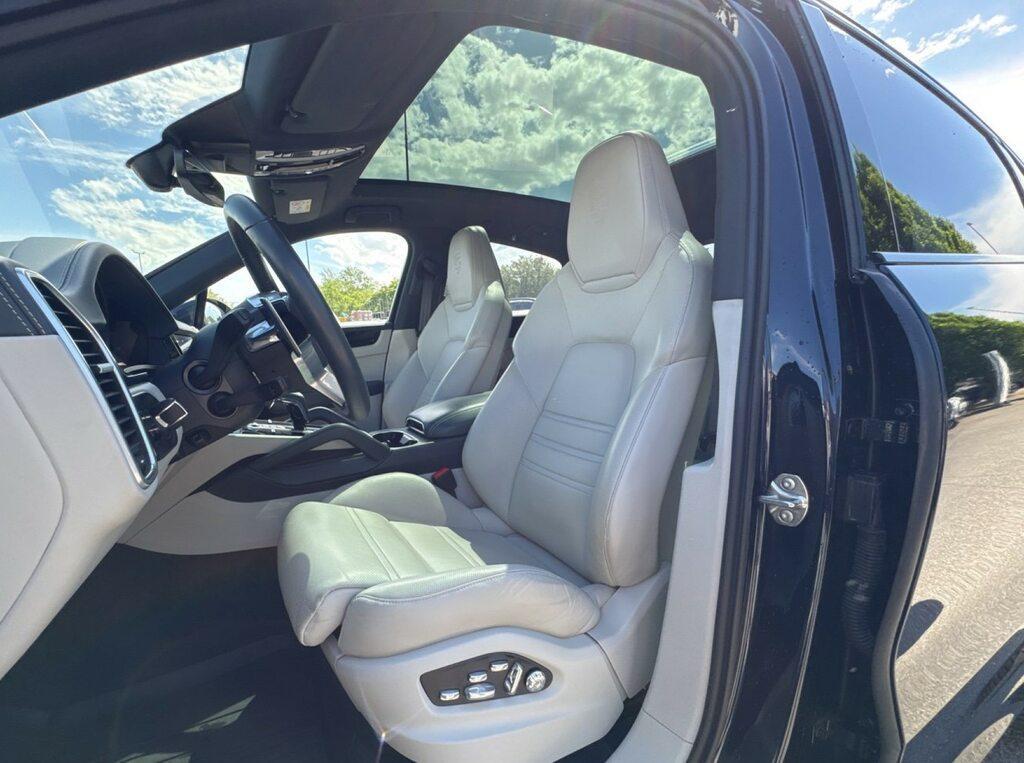 Porsche Cayenne Coupe 3.0 E-Hybrid Tiptronic