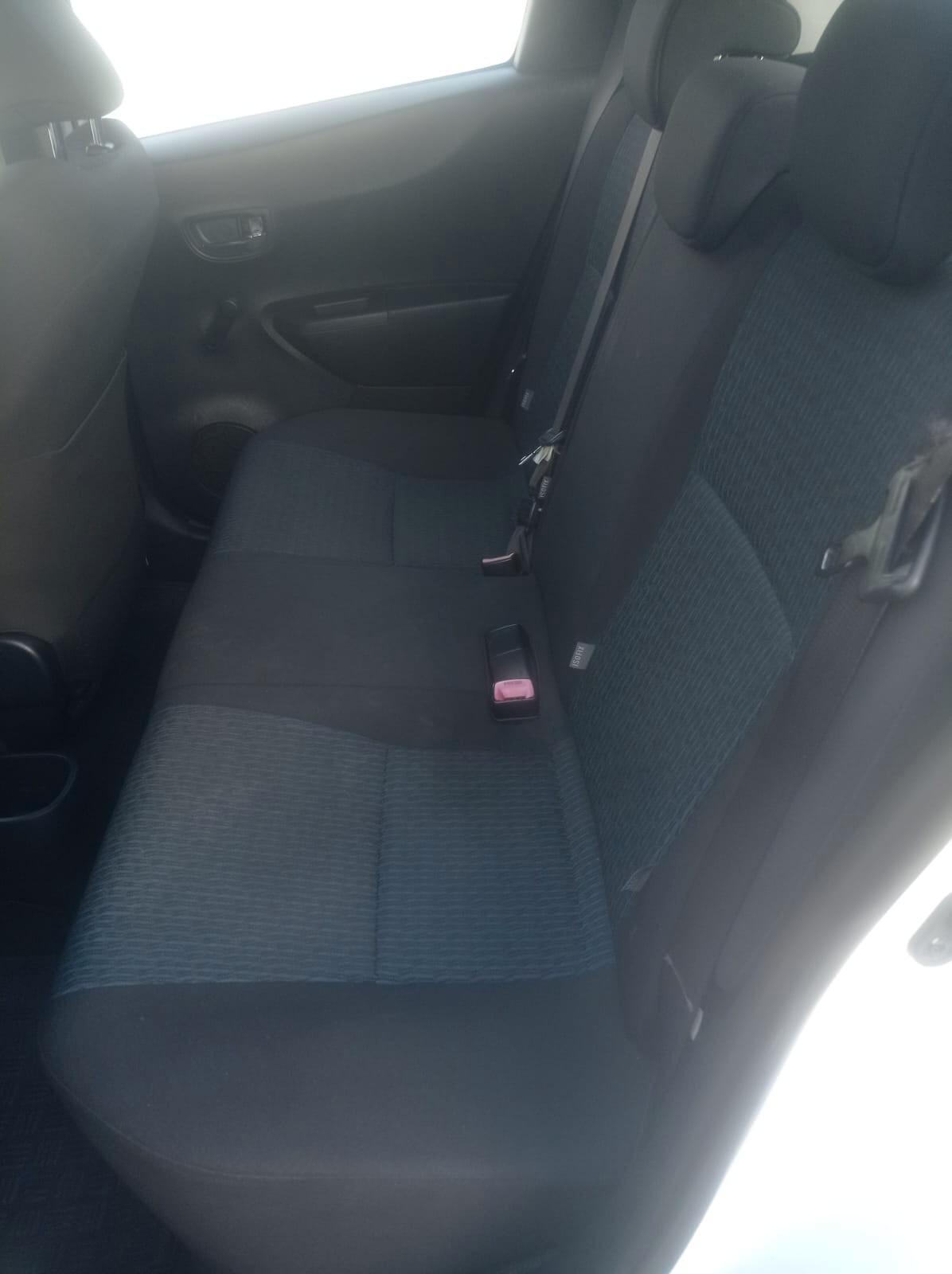 Toyota Yaris 1.0 5 porte Lounge -2012
