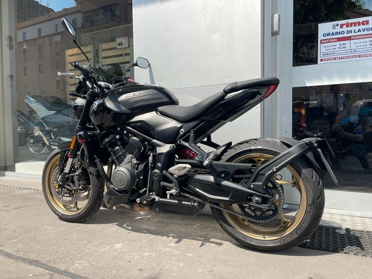 Triumph Trident 900