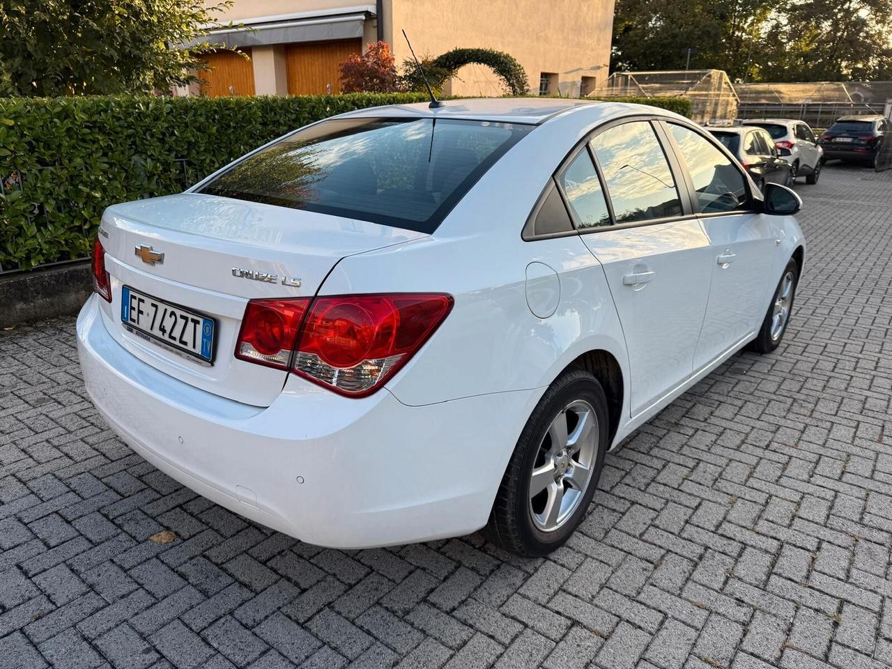 Chevrolet Cruze 1.6 LS