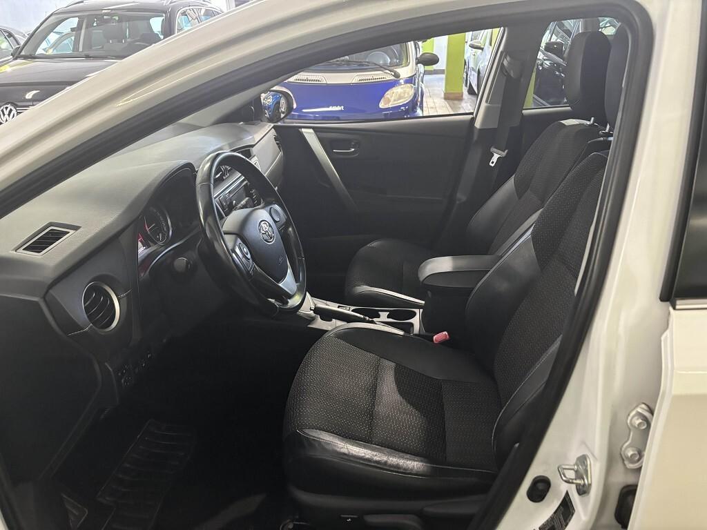 TOYOTA AURIS HYBRID 1.8 EXECUTIVE