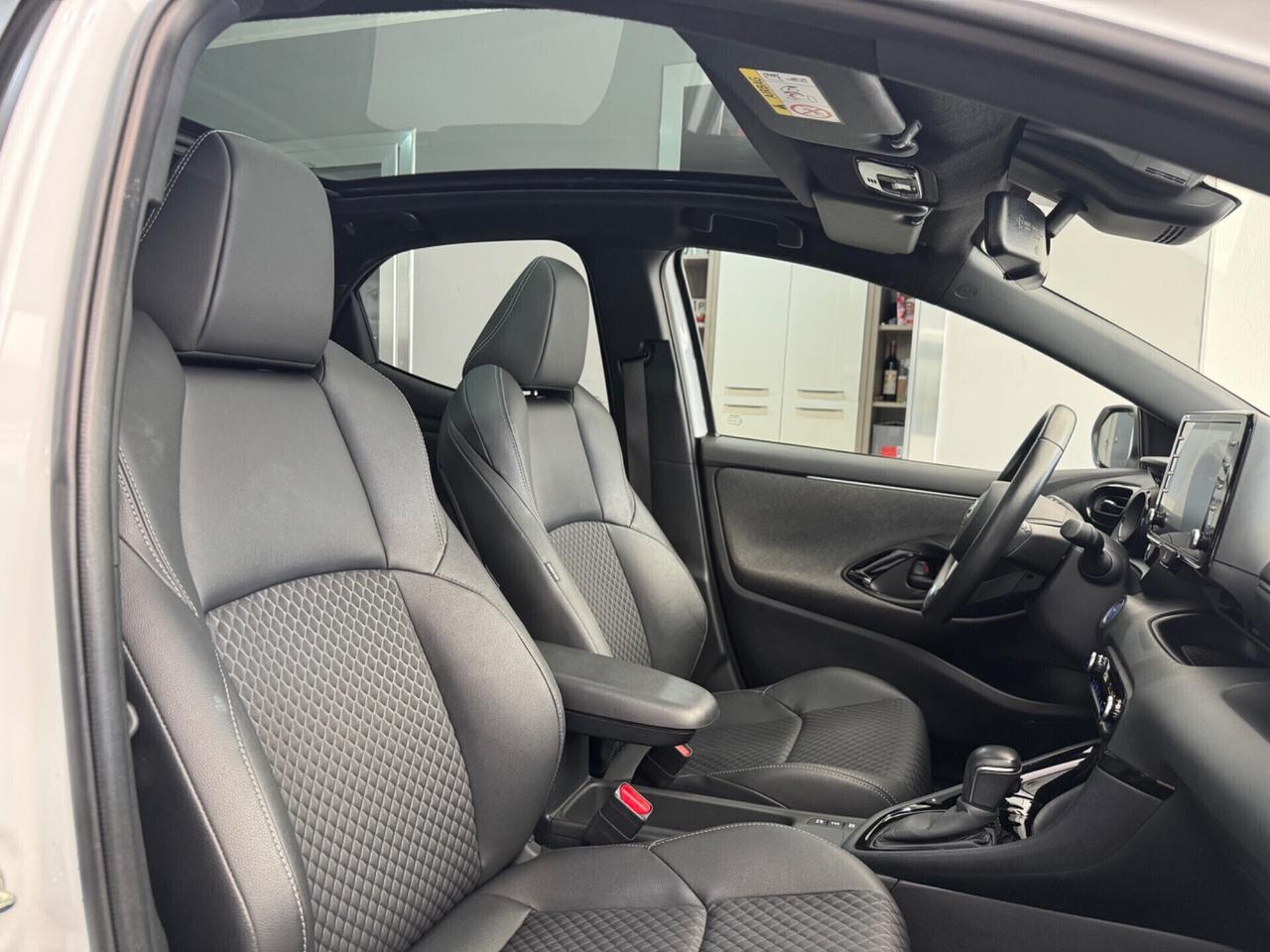 Toyota Yaris 1.5 Hybrid Lounge Aziendale