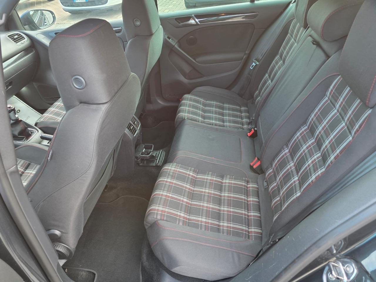 Volkswagen Golf GTI 2.0 TSI 5p.