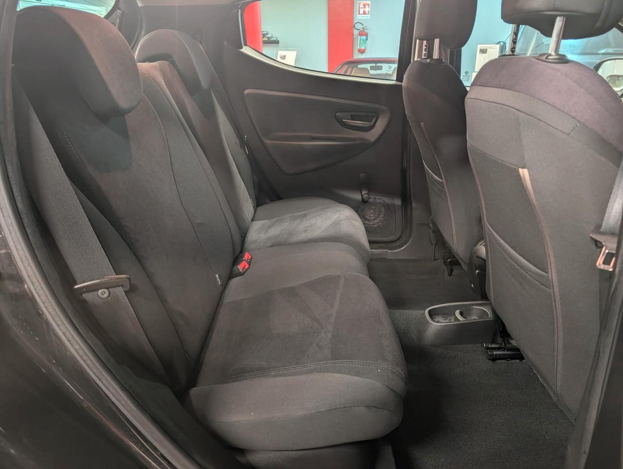 Lancia Ypsilon 0.9 TwinAir 85 CV 5 porte Metano