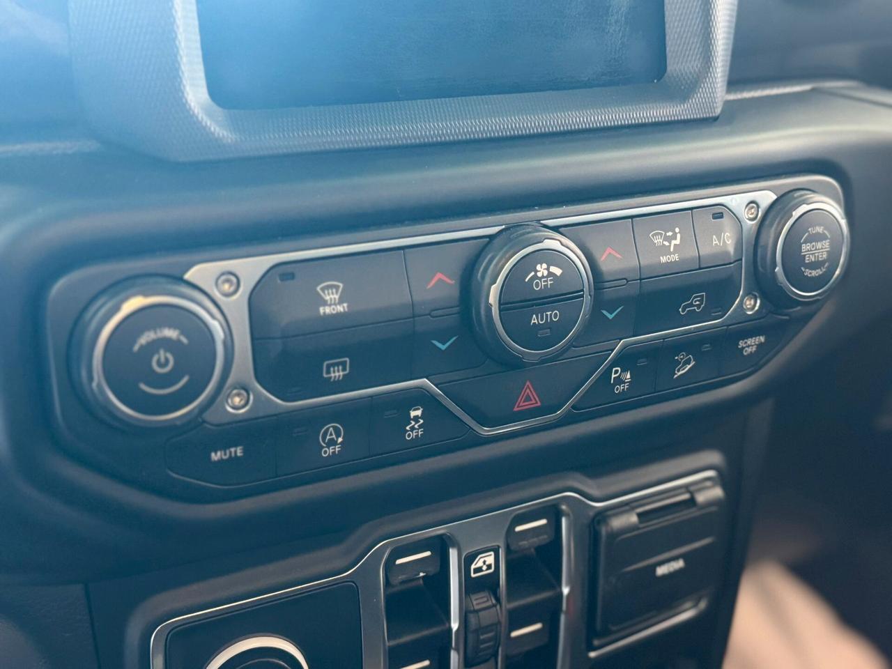 Jeep Wrangler Unlimited 2.2 Mjt II Sahara