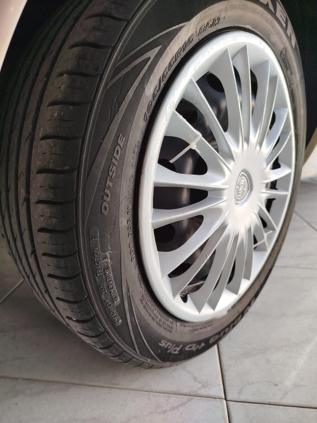 Lancia Ypsilon 1.4 benzina CON GARANZIA