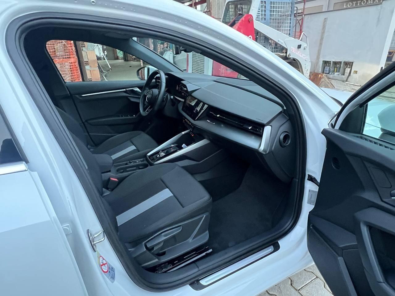 A3 Sedan Sedan 35 2.0 tdi Edition One s-tronic