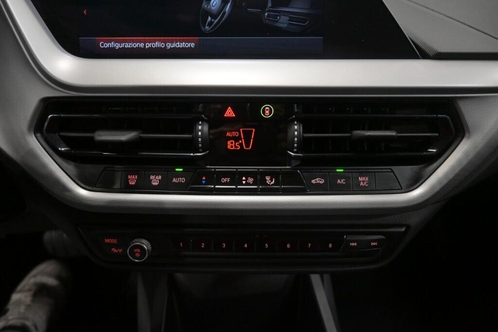 BMW 116D 115CV STEPTRONIC BUSINESS ADVANTAGE ( FARI LED - NAVI - MIRROR - PDC )