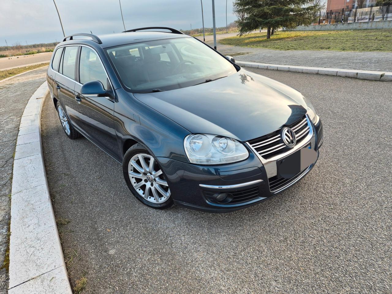 Volkswagen Golf Var. 2.0 TDI DPF Sportline 08