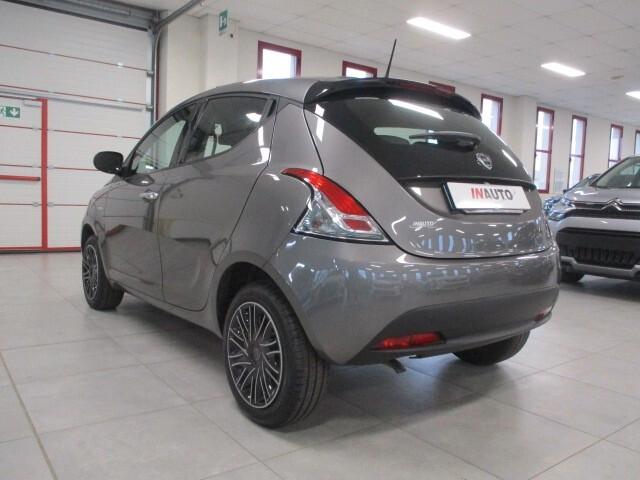 Lancia Ypsilon 1.0 FireFly 5 porte S&S Hybrid Oro