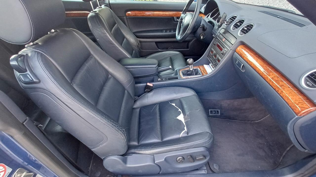 Audi A4 Cabriolet 2.4 V6 30V cat
