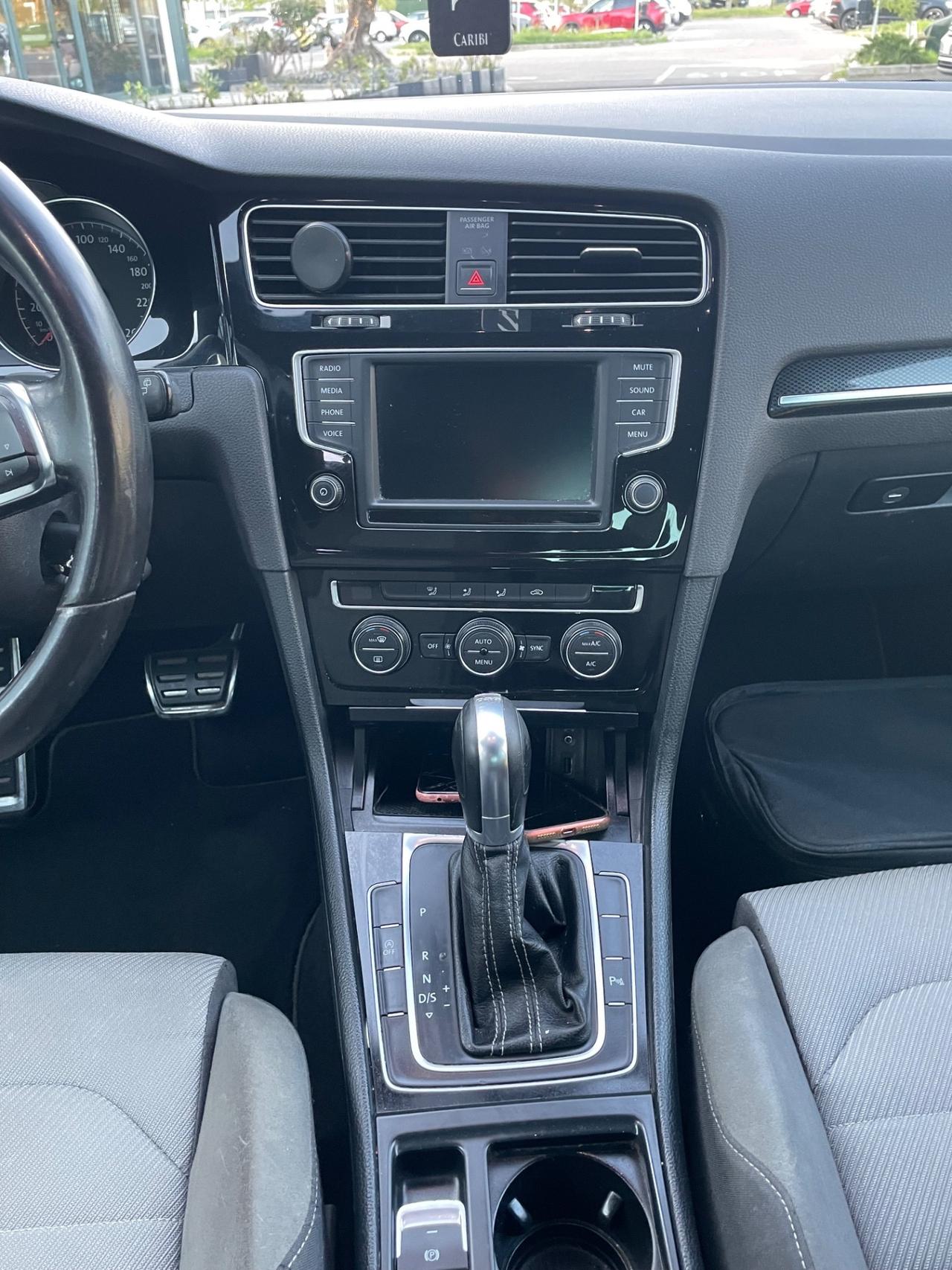 Volkswagen Golf 1.6 TDI 110 CV DSG 5p. R-line*Neopatentati*Cerchi*Euro 6*