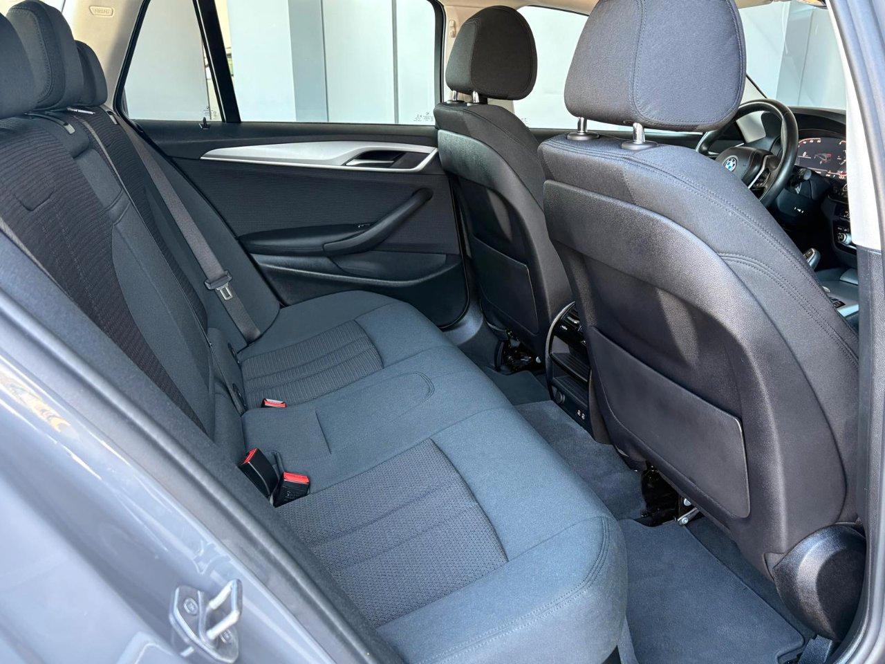 BMW 520 d Touring mhev 48V Business auto