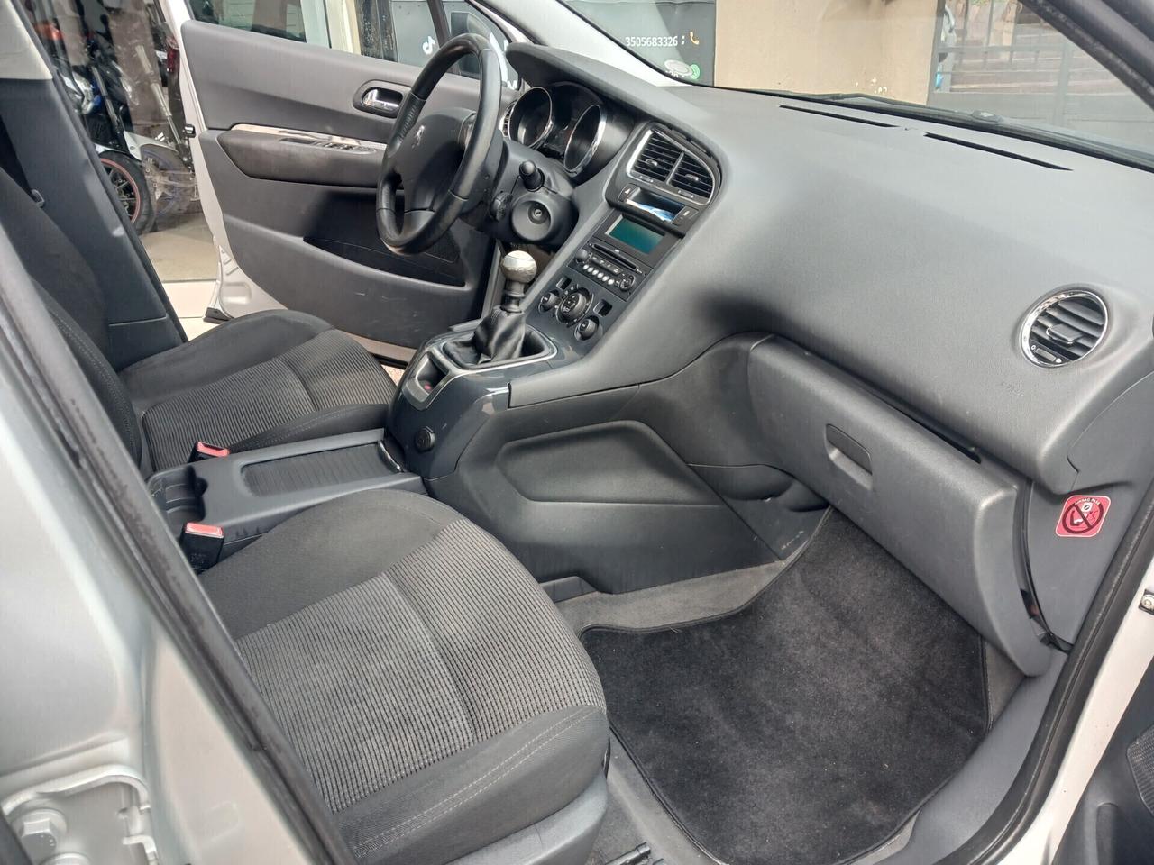 Peugeot 5008 1.6 HDi 7 POSTI