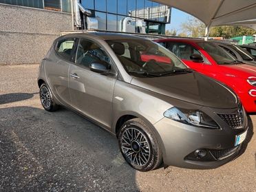Lancia Ypsilon 1000 firefly 5 porte S&S HYBRID PLATINO