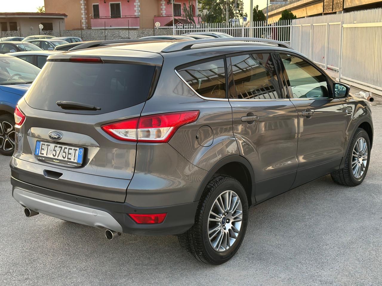 Ford Kuga 2014 2.0 TDCI 140 CV 4WD Titanium DA VETRINA