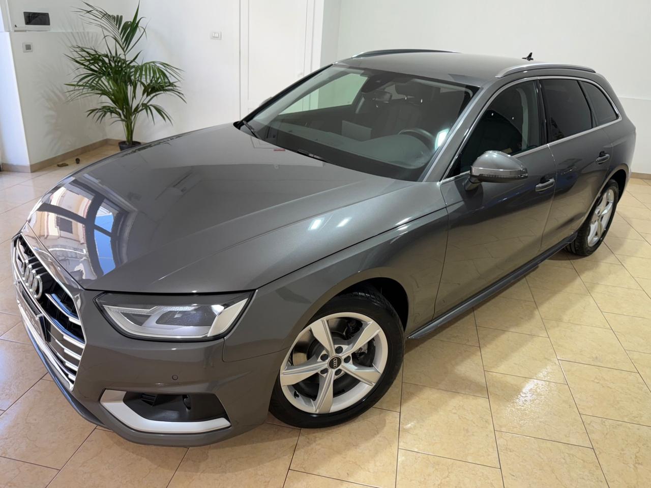 Audi A4 Avant 30 TDI 136 CV S tronic Business Advanced