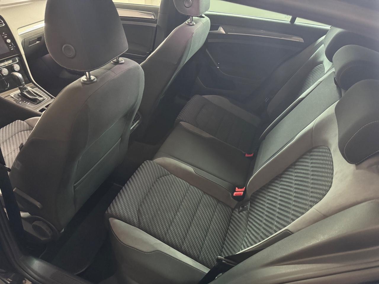 Volkswagen Golf 7.5 1.6 TDI 115CV R-Line *Tetto*