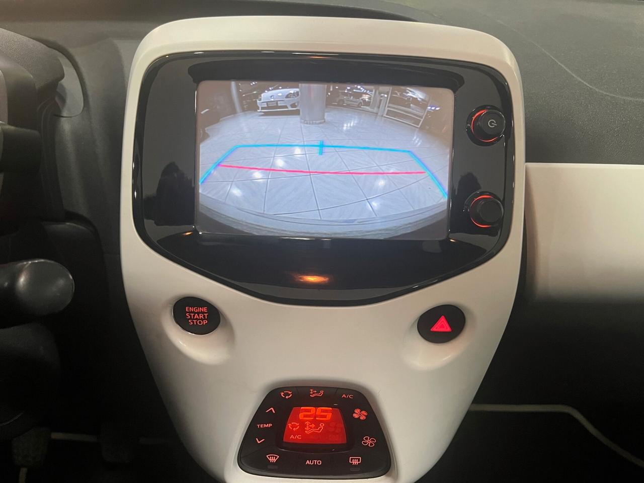 Peugeot 108 5p 1.0 vti Roland Garros Top!