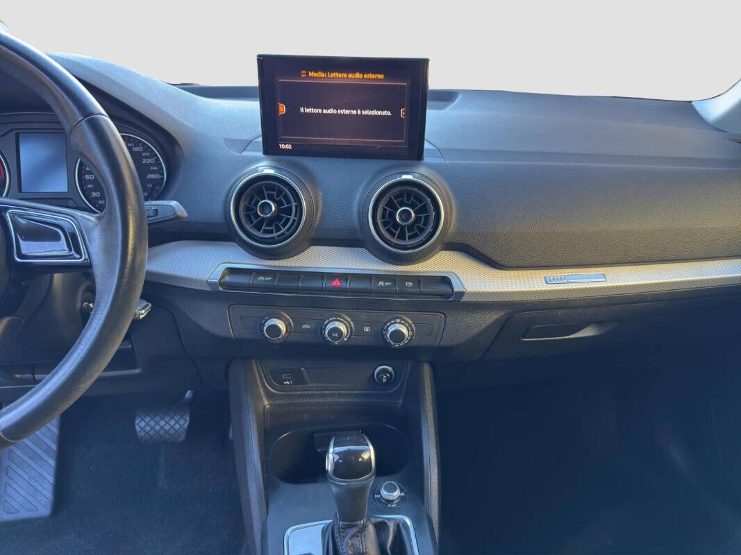 Audi Q2 30 tdi 2.0 116cv s-tronic Identity Black automatica 2021
