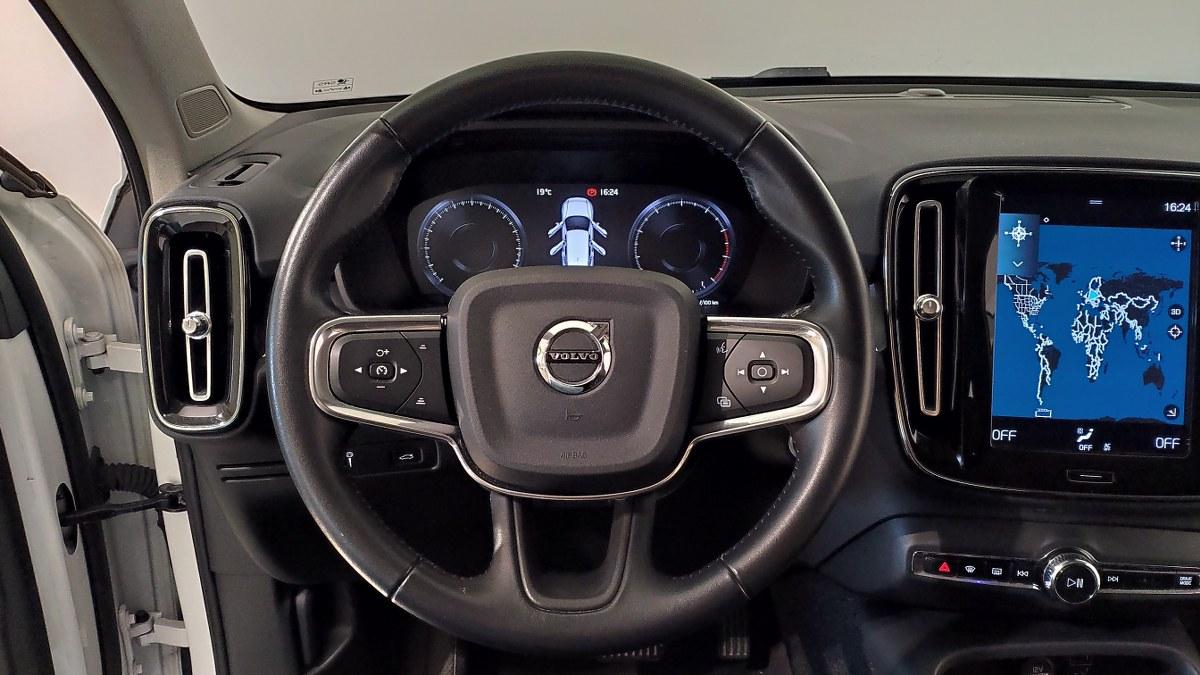VOLVO Xc40 T2 Geartronic Momentum Pro N-1