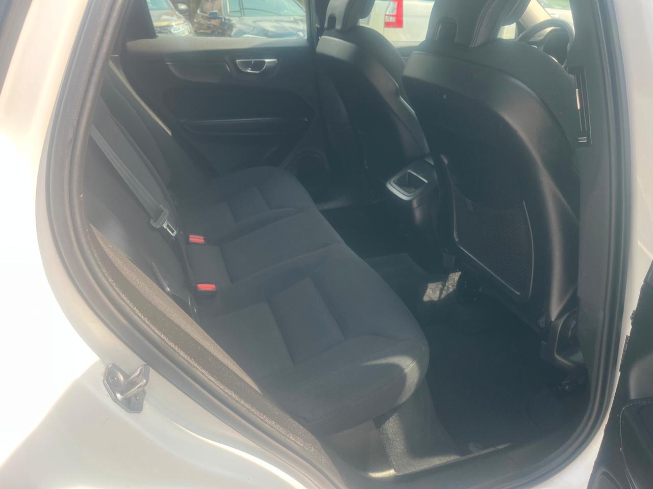 Volvo XC 60 B4 (d) AWD Geartronic Momentum motore rotto