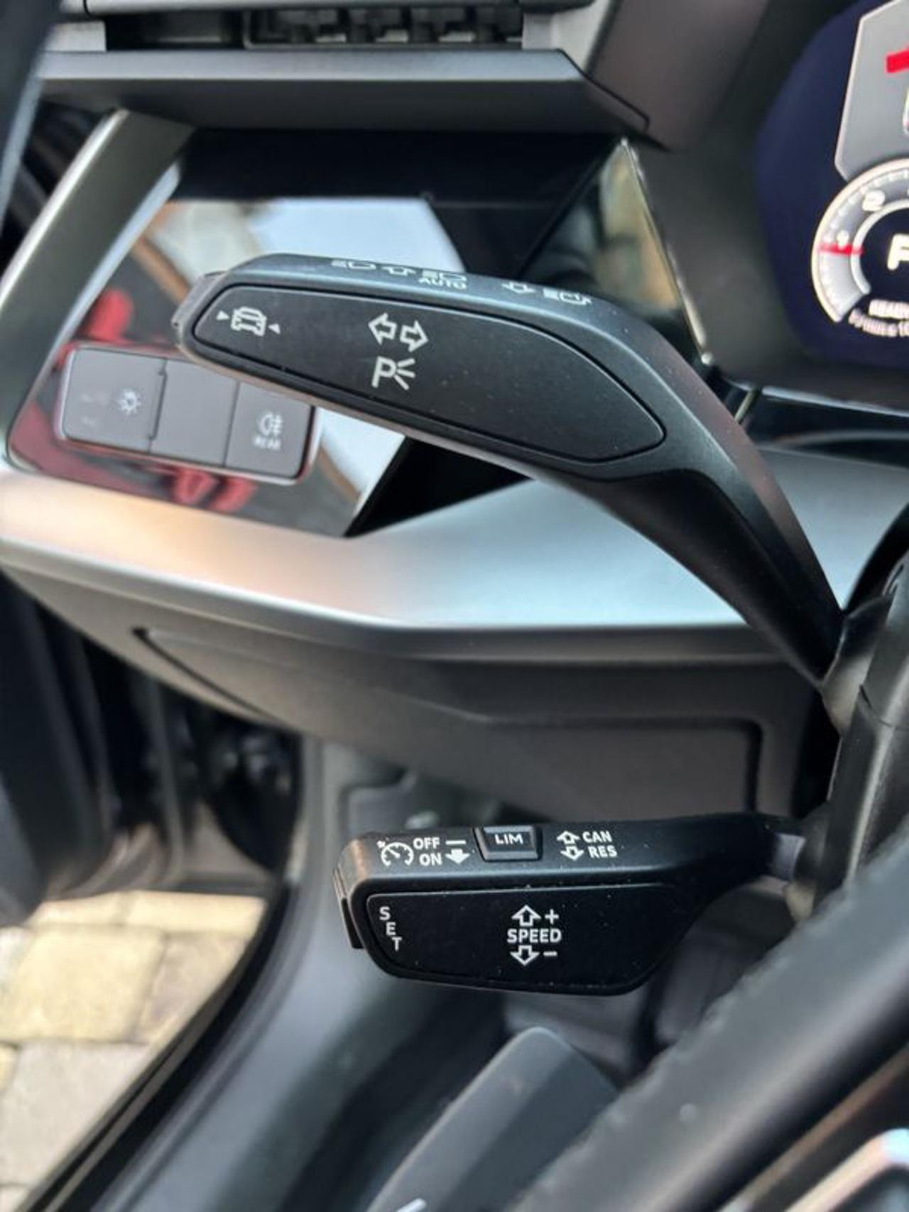 Audi A3 SPB 30 TDI S tronic Business LED-NAVI